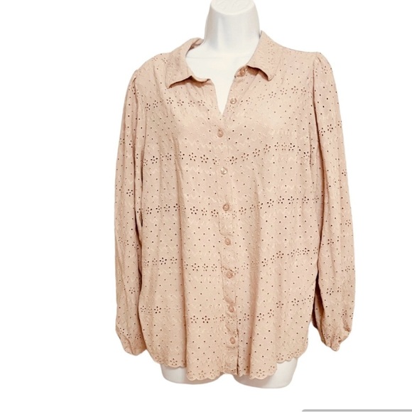 Torrid Eyelet Button Front Long Sleeve Blouse - Picture 4 of 7